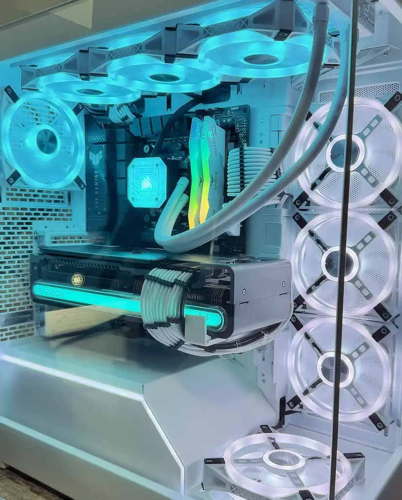 Montaje Gaming PC Phanteks Los Molinos Montaje Gaming PC Phanteks Los Molinos